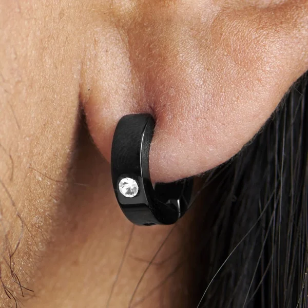 Service Clients Dédié Fort Tempus Boucle D’oreille Noire à Clip Sertie D’une Zircone Transparente 7