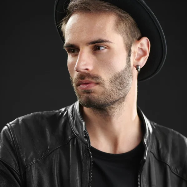 marque pas cher en ligne Moody Mason Boucle D’oreille Jax – Crâne En Acier Gris Foncé 5
