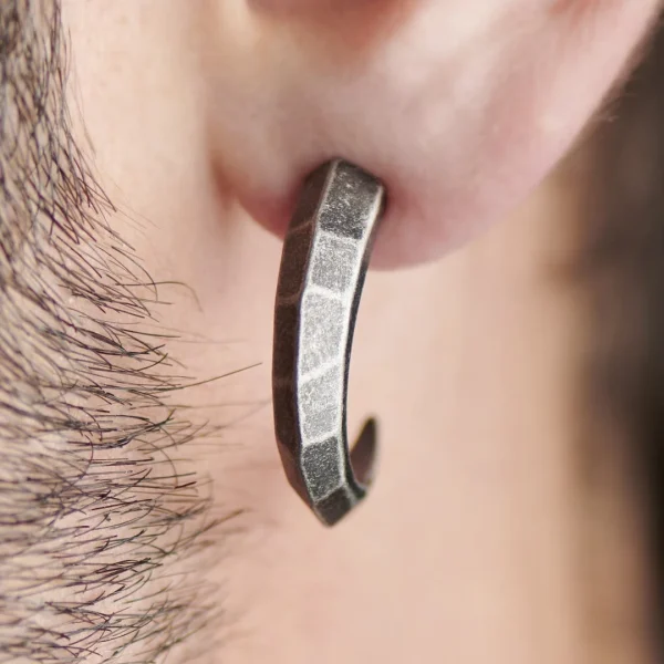 exclusivement disponibles Moody Mason Boucle D’oreille Jax En Acier Gris Foncé – La Serre 7